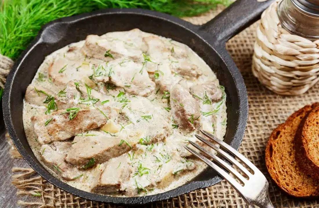 Beef Liver with Sour Cream and Mustard